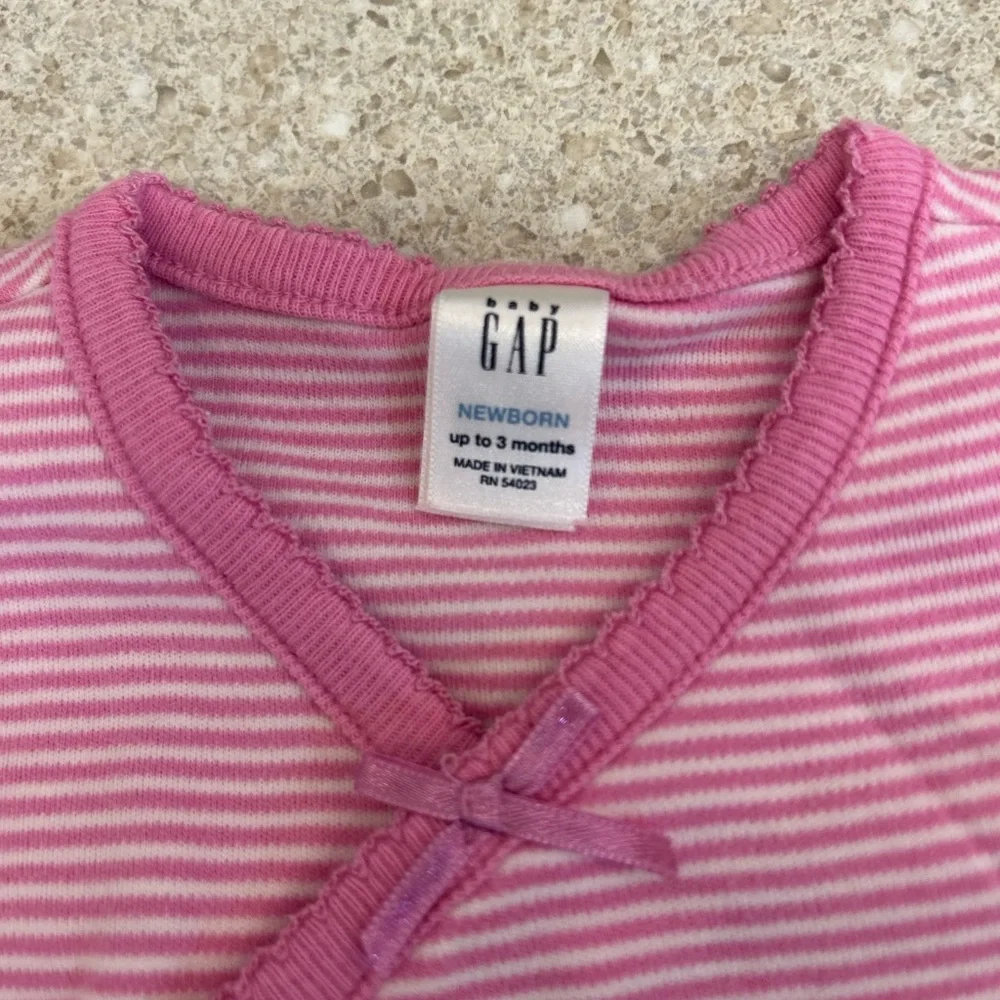 Vintage Y2K 2006 Baby‎ Gap Pink Striped Button Long Sleeve Onesie